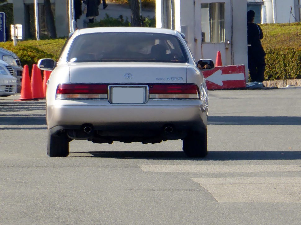 Toyota crown majesta s140